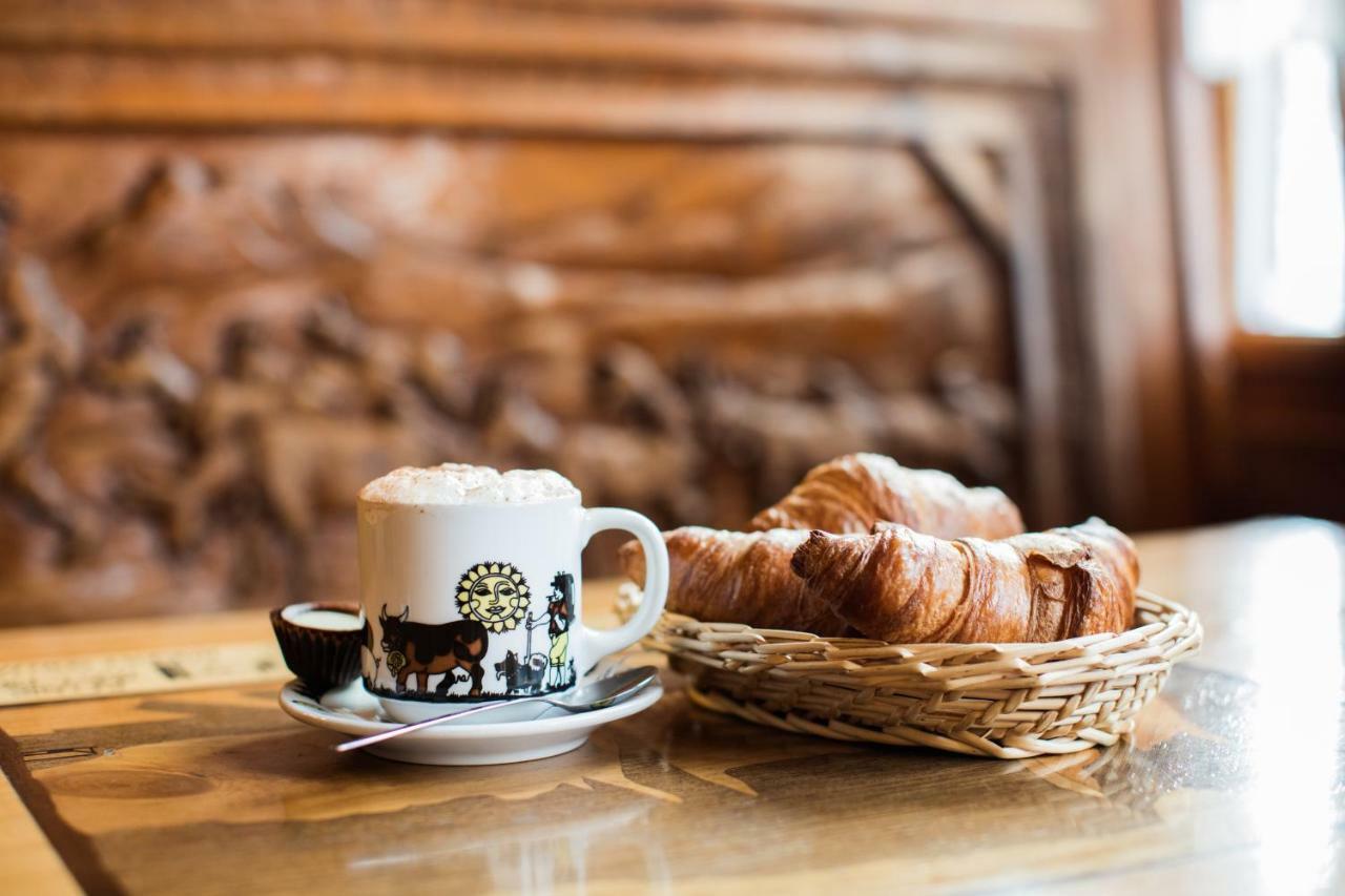 Cafe Tivoli Otel Châtel-Saint-Denis Dış mekan fotoğraf